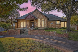 3633 Green Hollow Dr, Grand Prairie, TX 75052