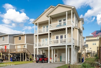 104 Sea Oaks Ct, North Topsail Beach, NC 28460