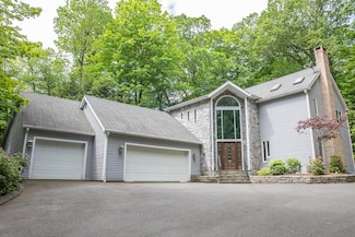 43 Metacomet Rd, Farmington, CT 06032
