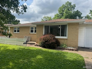 1202 Perkins St, Scott City, MO 63780