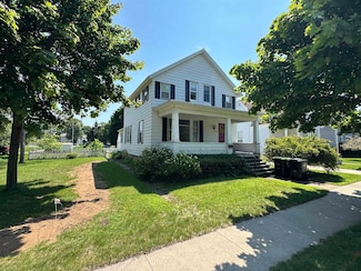 1505 14th Ave, Menominee, MI 49858