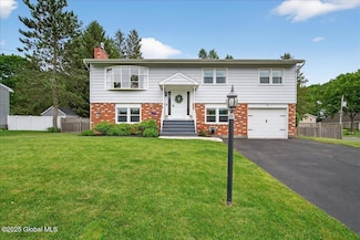 8 Scott Place, Schenectady, NY 12309