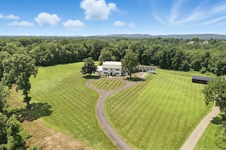 879 Russell Ave, Suffield, CT 06078