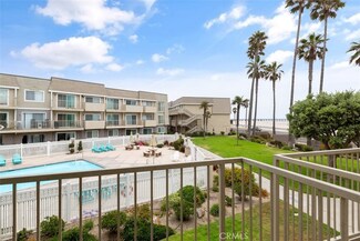 289 E Surfside Dr, Port Hueneme, CA 93041