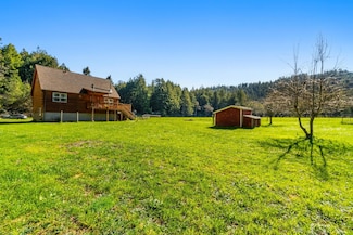 800 Riverside Park Rd, Carlotta, CA 95528