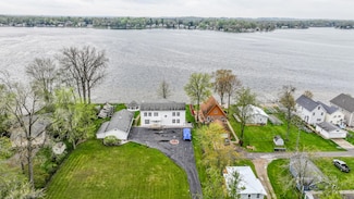 7540 Grace St, Coloma, MI 49038