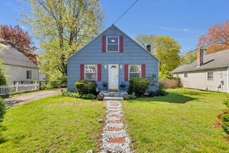 44 Monroe St, Waterford, CT 06385