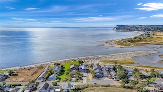 2402 Sunlight Beach Rd, Clinton, WA 98236