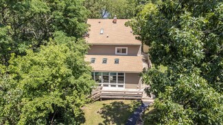 85 Rand Ave, Fox Lake, IL 60020
