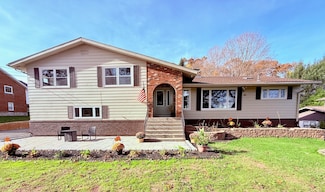 61 Campfield Rd, Waterbury, CT 06708