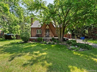 27904 Milton Ave, Warren, MI 48092