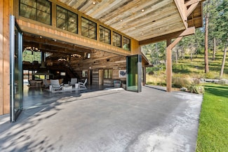 26 Trails End Ct, Bigfork, MT 59911