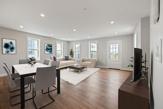 18 Crestway Rd Unit 5, Boston, MA 02128