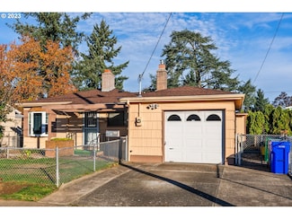 10009 SE Reedway St, Portland, OR 97266