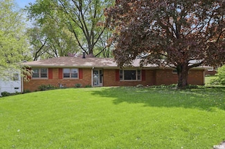 2521 Jersey Ridge Rd, Davenport, IA 52803