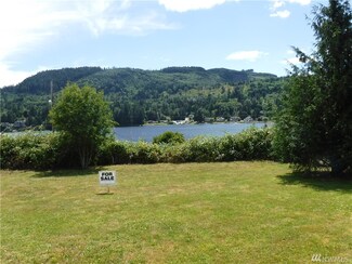 23982 Brigham Ln, Mount Vernon, WA 98274