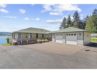 1242 Washington 4, Cathlamet, WA 98612