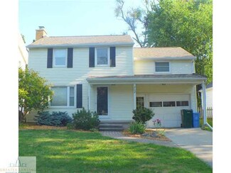 808 Sparrow Ave, Lansing, MI 48910