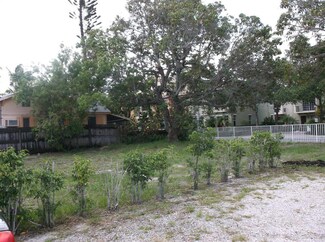 230 N L St, Lake Worth, FL 33460