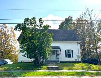 53 Lincoln St, Dover-Foxcroft, ME 04426