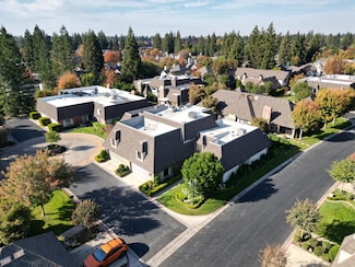 2964 W Canterbury Ct, Fresno, CA 93711