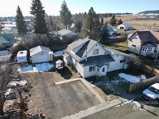 609 Hogan St, Cottonwood, ID 83522