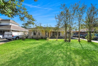 8130 Juliabora St, Houston, TX 77017