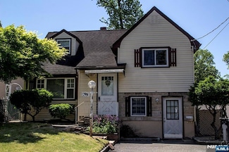 276 Galvan Place, Bergenfield, NJ 07621