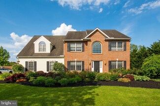 709 Yankee Ln, Harrisburg, PA 17112