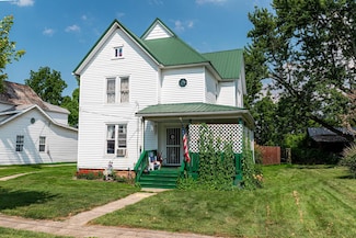 83 2nd St, Shelby, OH 44875