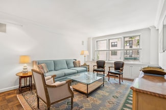 241 E 76th St Unit 2E, New York, NY 10021