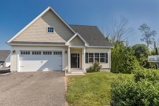 6 Chadwick Cir, Windham, NH 03087