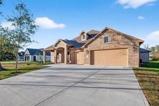 350 Lakeland Cir, Rosharon, TX 77583