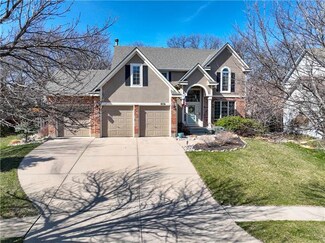 8516 Twilight Ln, Lenexa, KS 66219