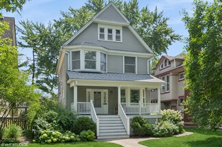318 N Cuyler Ave, Oak Park, IL 60302