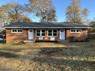 907 Elwood Dr, Clarksville, TN 37040