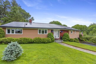 5 Delcliff Ln, Lewiston, ME 04240