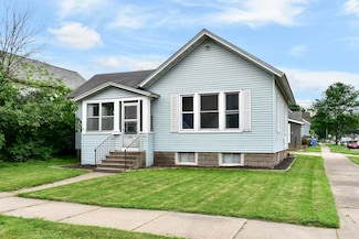 579 W 4th St, Winona, MN 55987