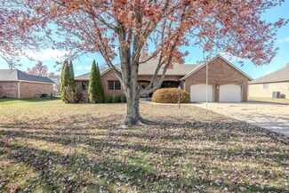 1933 Cypress Dr, Lebanon, MO 65536