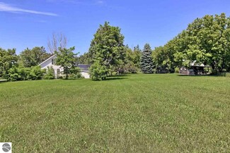 280 N Eagle Hwy, Lake Leelanau, MI 49653