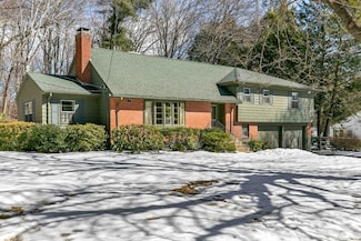 11 Dick Dr, Worcester, MA 01609