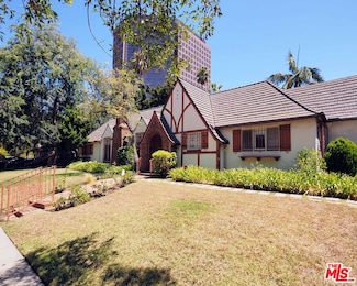 742 Schumacher Dr, Los Angeles, CA 90048
