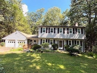 14 Pebble Ridge Rd, Amherst, MA 01002