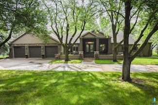 312 W Lyncrest Trail, Sioux Falls, SD 57108