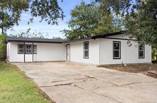 2915 General Mitchell Dr, Lake Charles, LA 70615