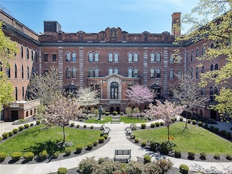 300 Alexander St Unit 405, Rochester, NY 14607