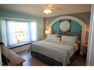 2925 Cypress Trace Cir Unit 204, Naples, FL 34119
