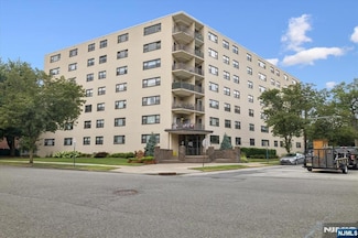 25 Grand Ave Unit 7B, Hackensack, NJ 07601