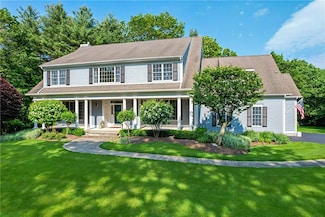 30 Taggart Ct, East Greenwich, RI 02818