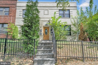 833 19th St NE Unit 2, Washington, DC 20002